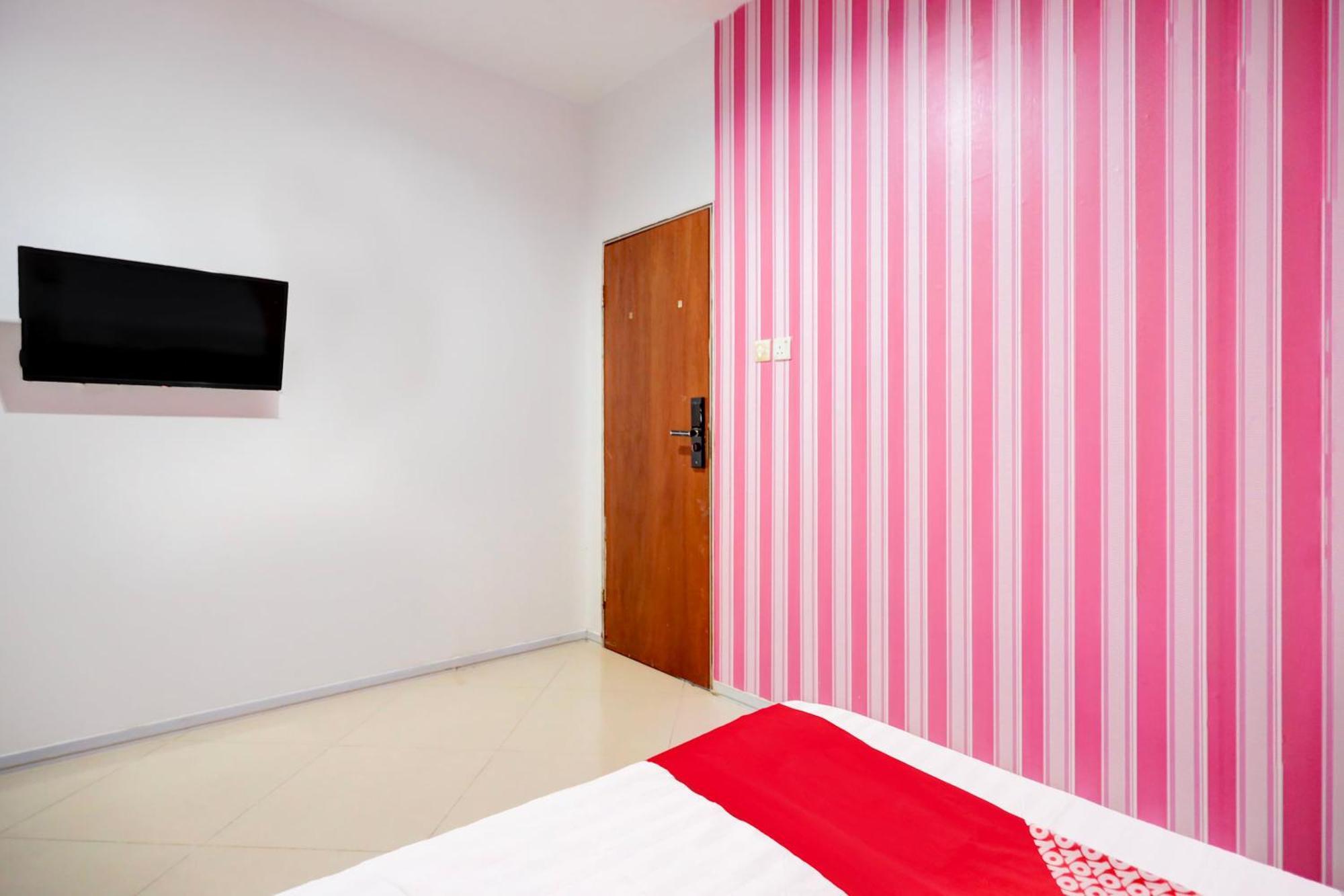 Oyo 92586 Happy 777 Hotell Nagoya Exteriör bild